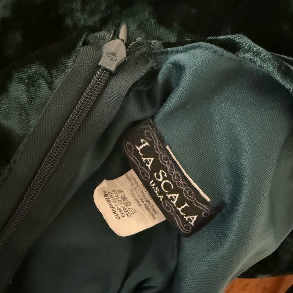 La Scala Dark Emerald Mini Dress Velvet & Bejeweled Waistline | Holiday Vintage - Picture 7 of 7